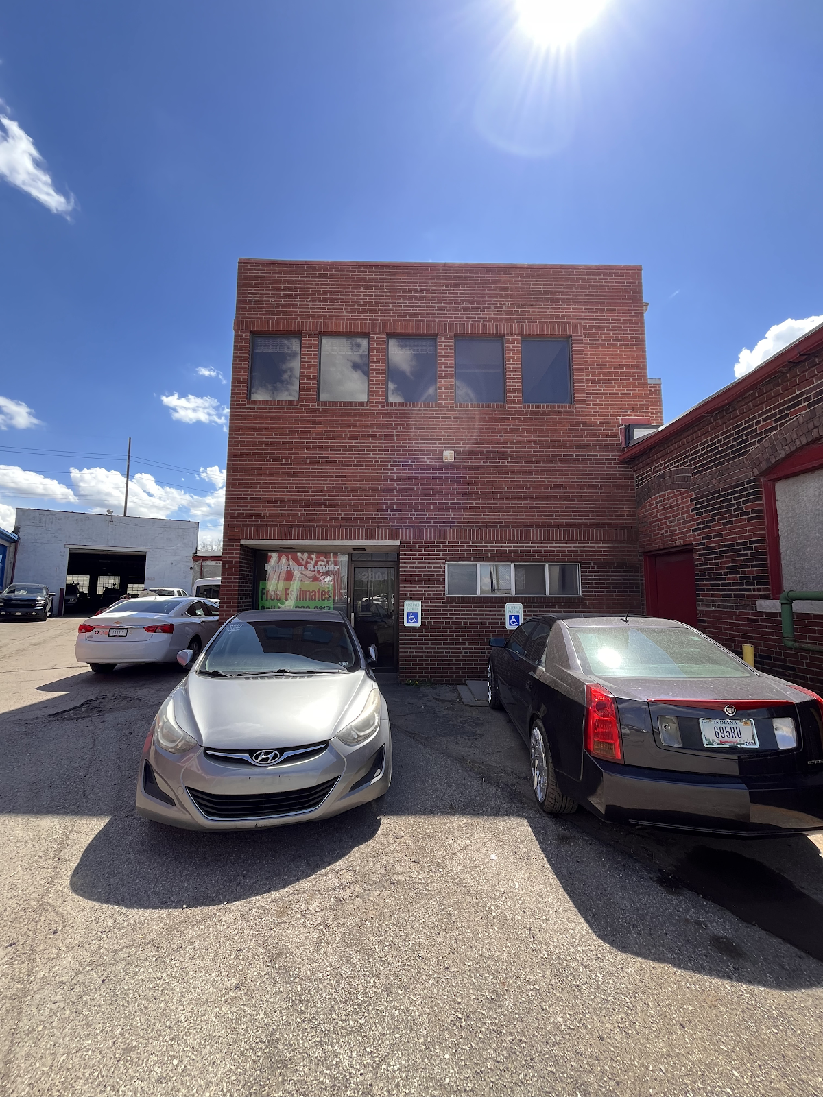 2801 Roosevelt Ave — front of building