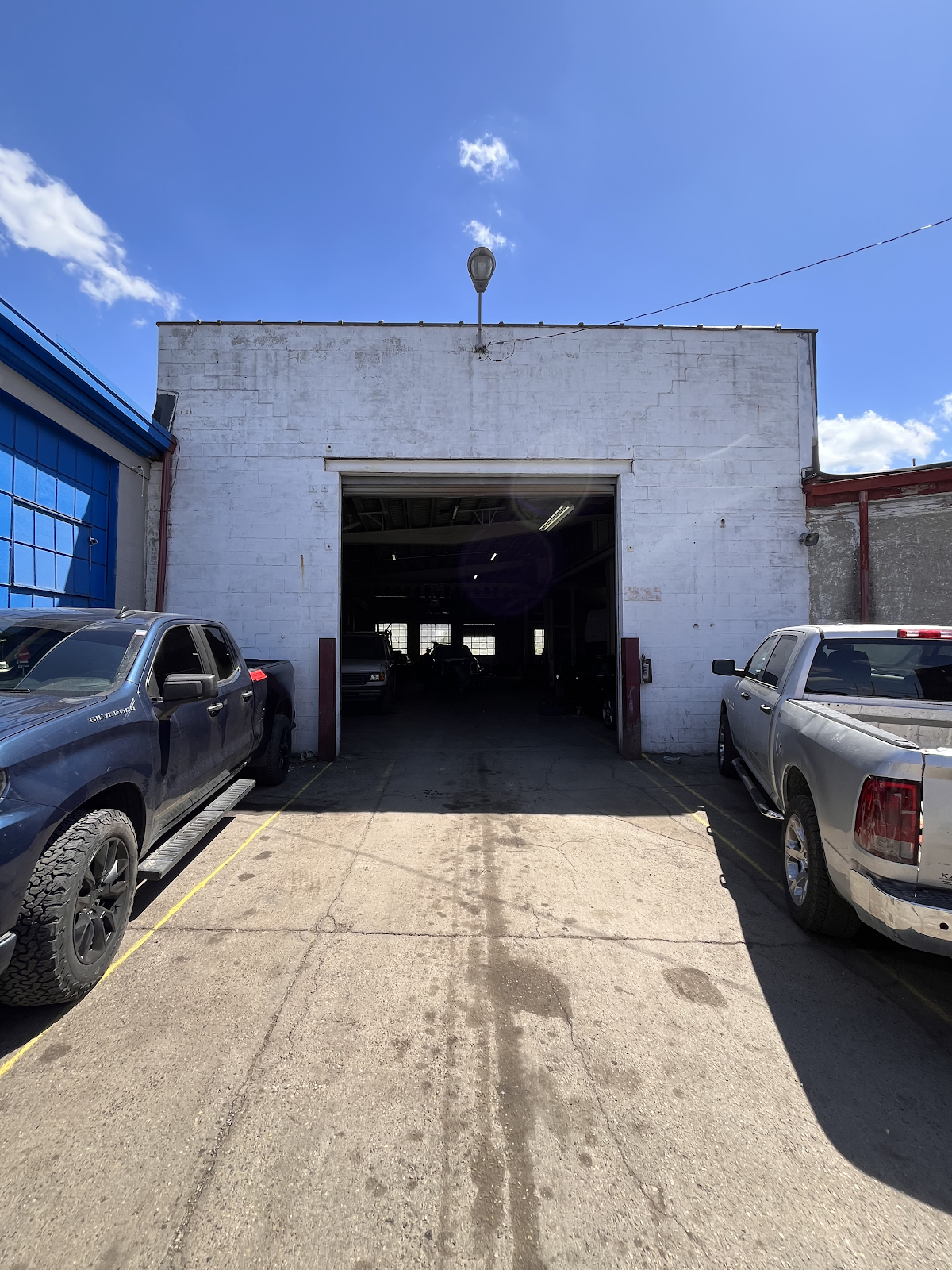 Drive-in bay entrance